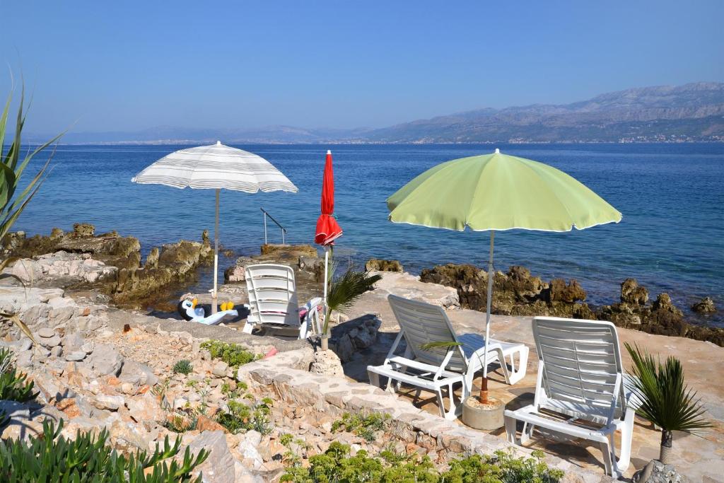 Apartments by the sea Splitska, Brac - 11300 photo 4