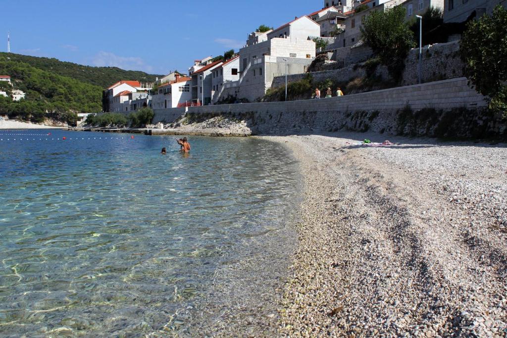 Apartments by the sea Pucisca, Brac - 11263 photo 3