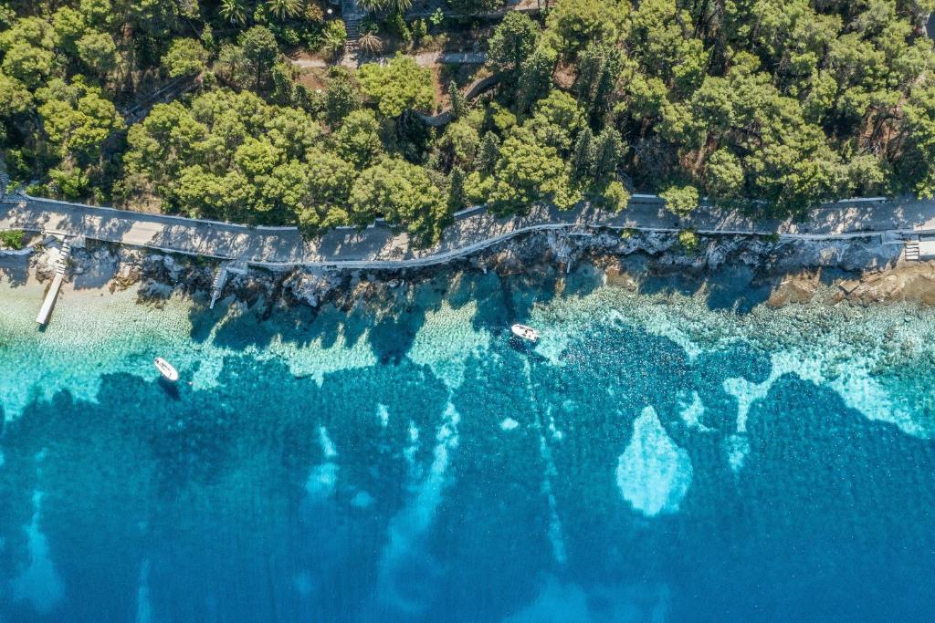 Apartments by the sea Sumartin, Brac - 12036 photo 1
