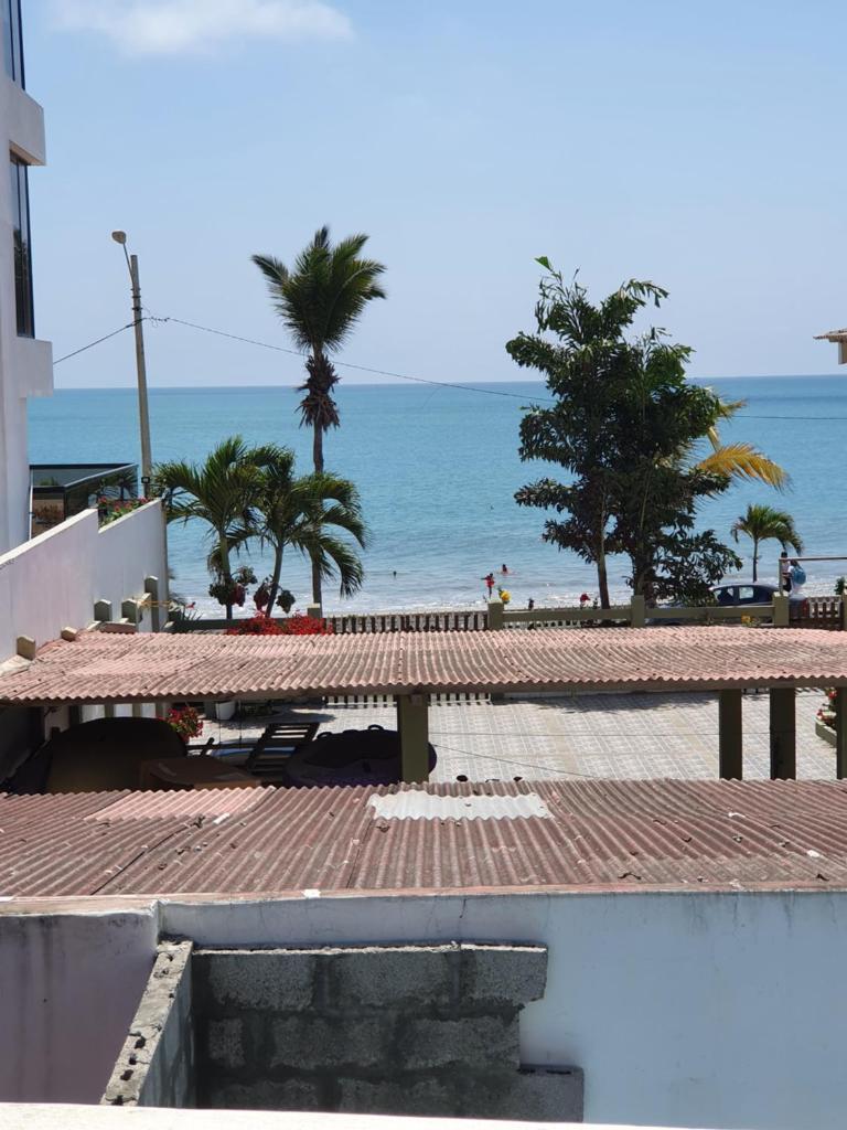 Puerto Lucía - Salinas Beach photo 3