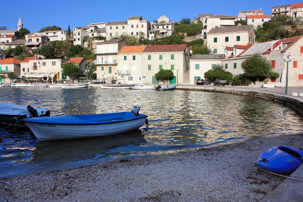 Apartments by the sea Povlja, Brac - 12352 photo 4
