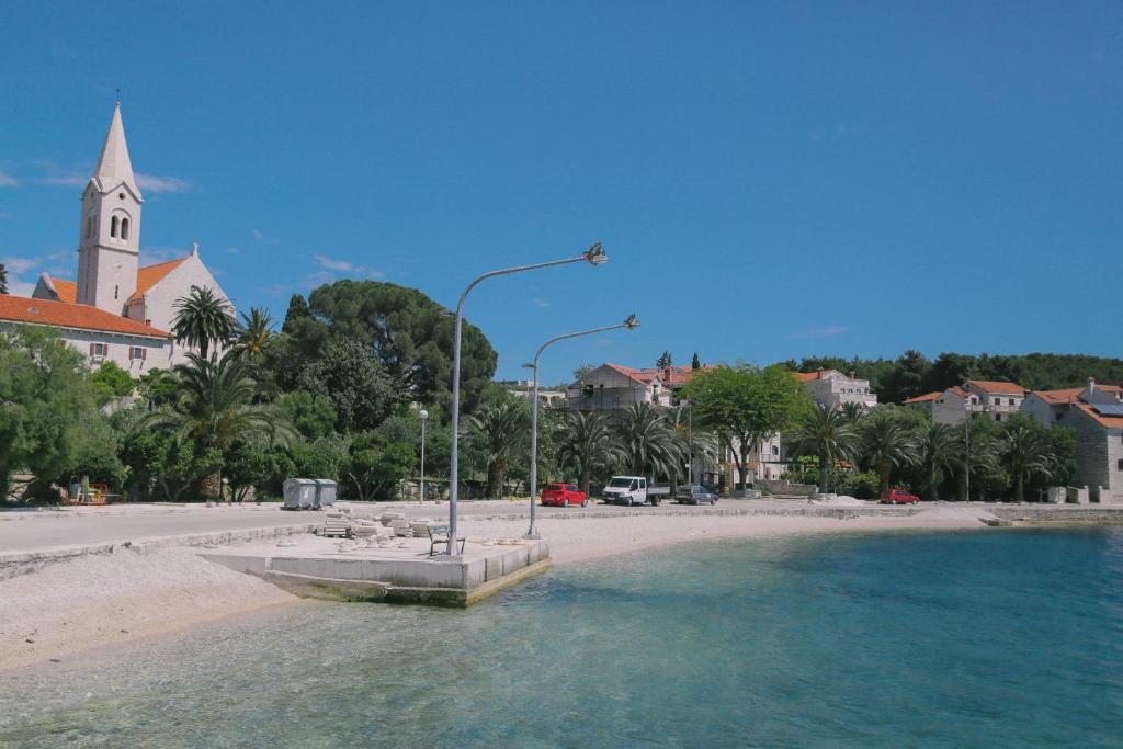 Apartments by the sea Sumartin, Brac - 11658 photo 3