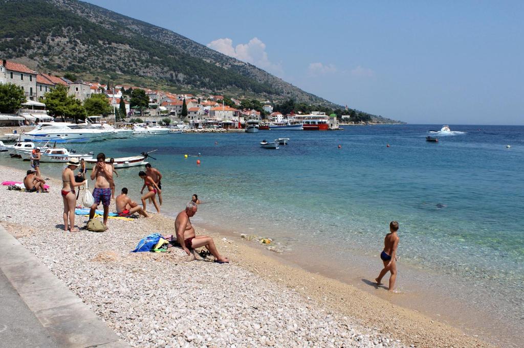 Apartments by the sea Bol, Brac - 13539 photo 1