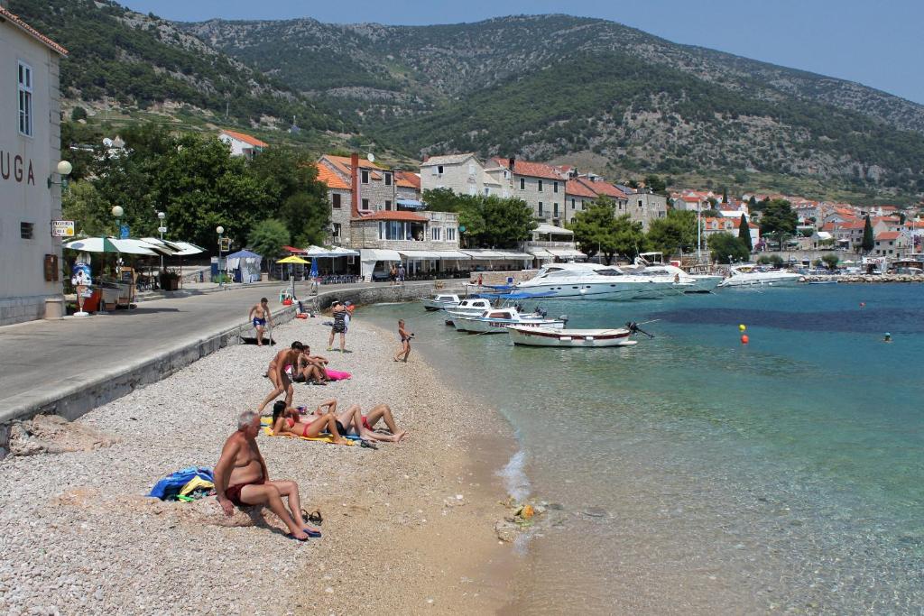 Apartments by the sea Bol, Brac - 13539 photo 2