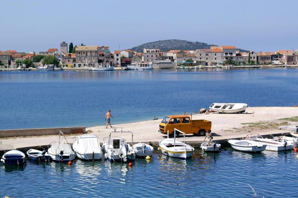 Apartments by the sea Brodarica, Sibenik - 4221 photo 3