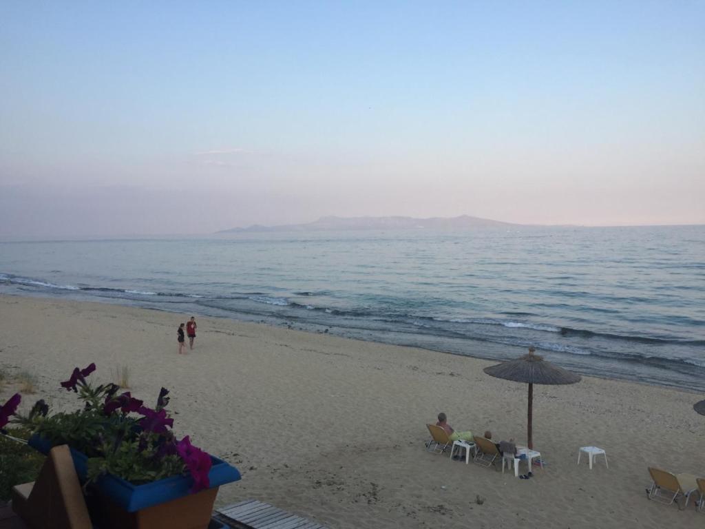 Rosemarine-Privacy in a new designed Sea Villa. photo 1