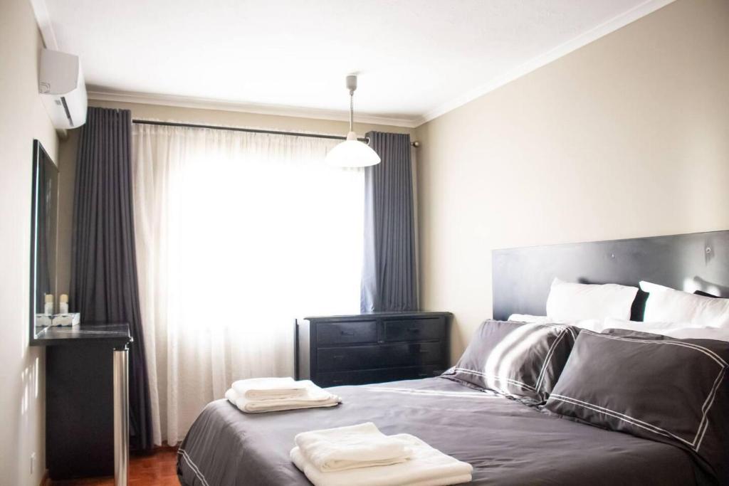 Inviting 3-Bed Apartment In The City photo 3