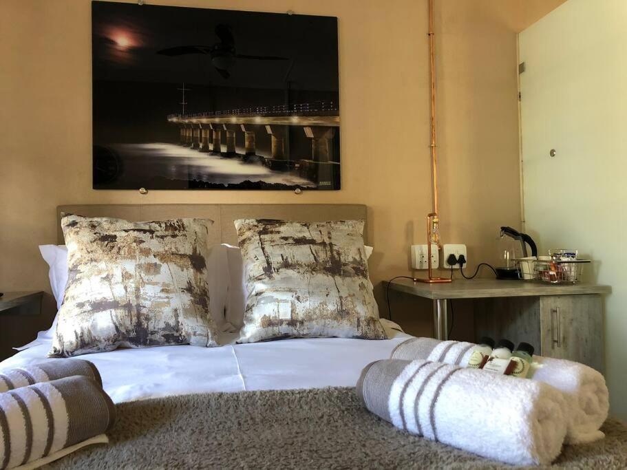 The Bachelor Private Guest Room photo 1