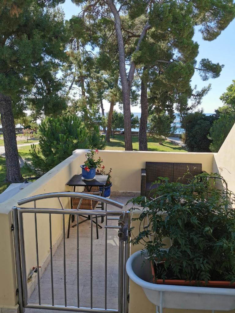 MIRTA deluxe SUPERIOR 5 star apartment, your piece of heaven by the sea & park, with sea & park view photo 3