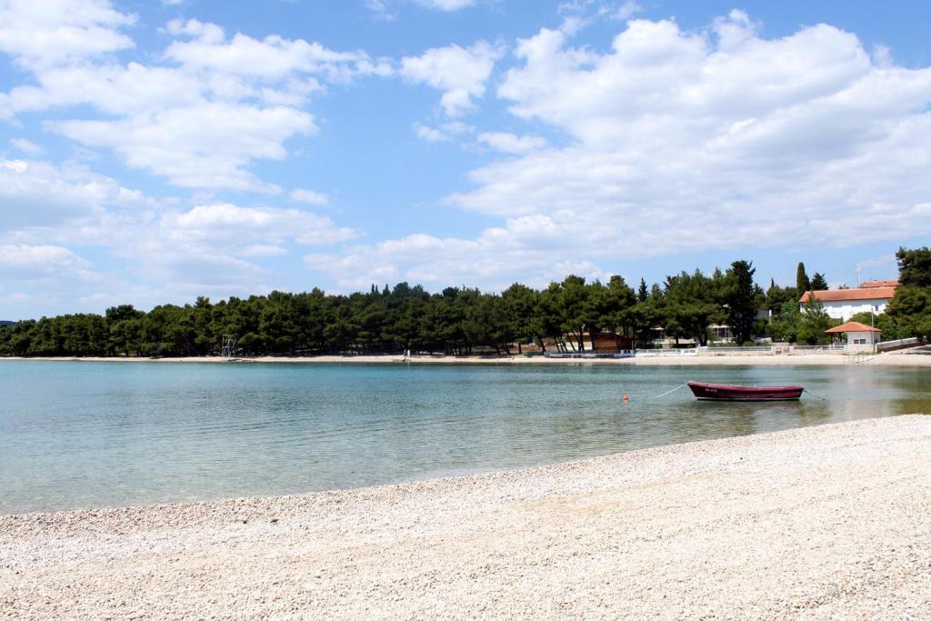 Apartments with a parking space Pirovac, Sibenik - 13263 photo 3
