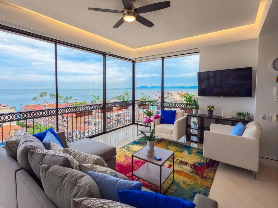 Luxury Oceanview Modern Condo photo 1