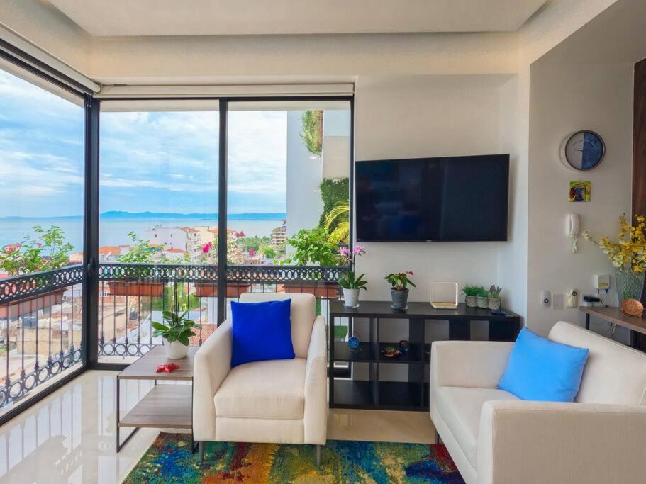 Luxury Oceanview Modern Condo photo 4