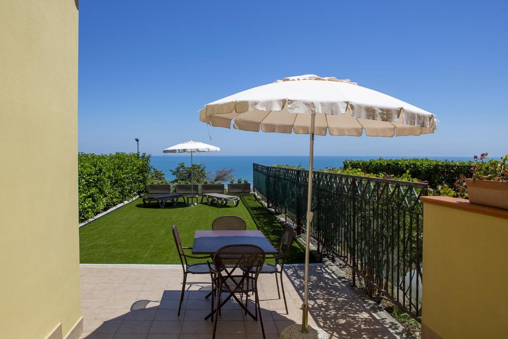 Giuvra Garden House photo 1