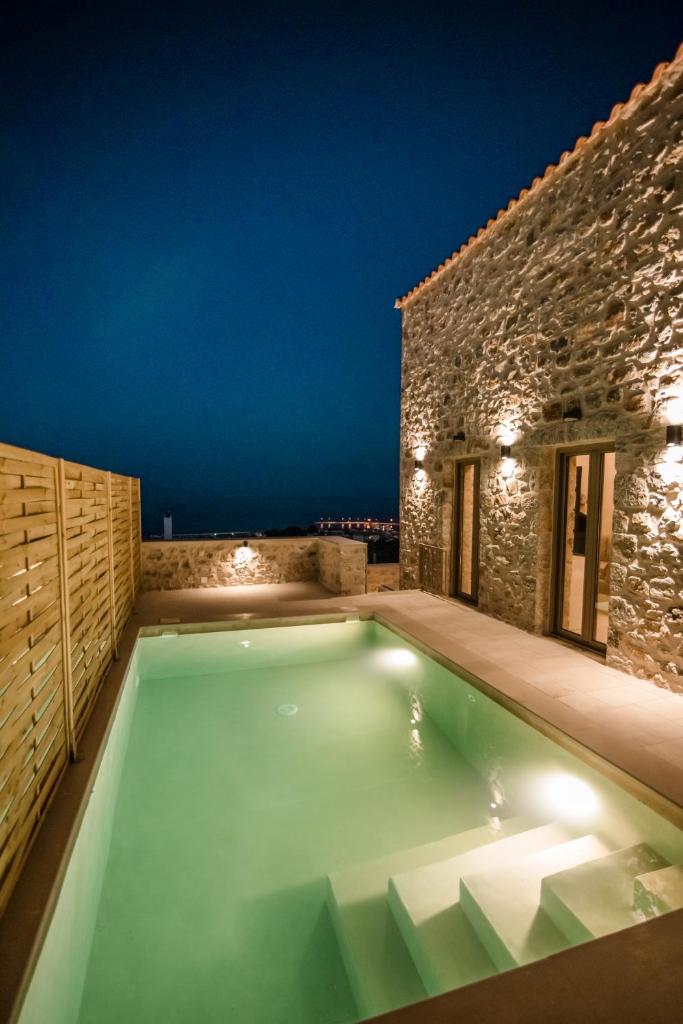 Mani Luxury Suites and Studios in Gytheio with Private Pools photo 4