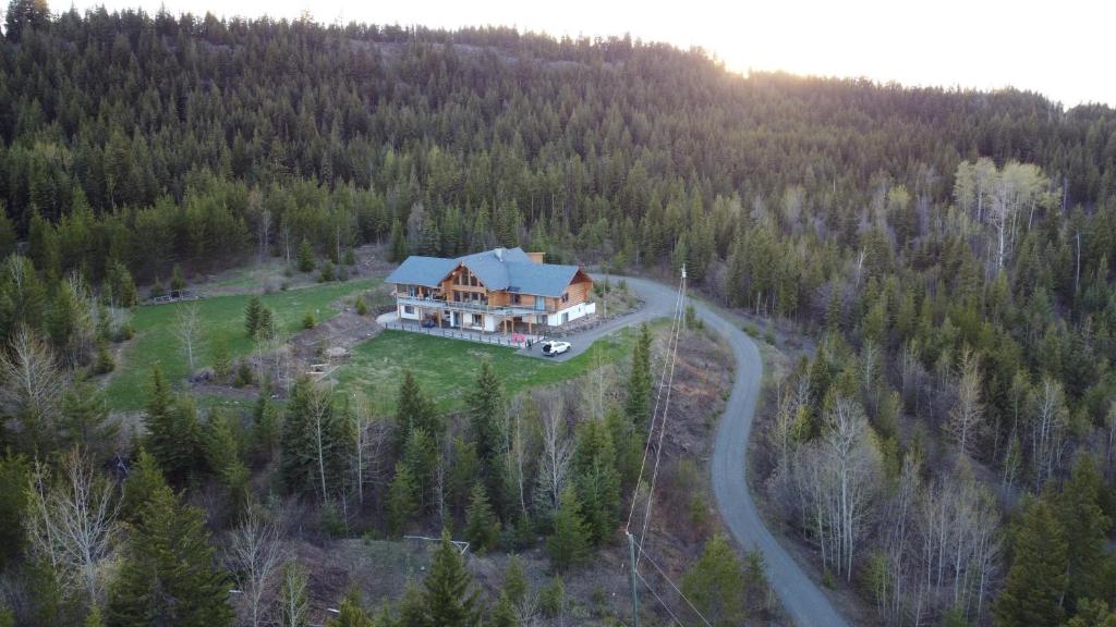 Little Black Bear Lodge/B&B photo 2