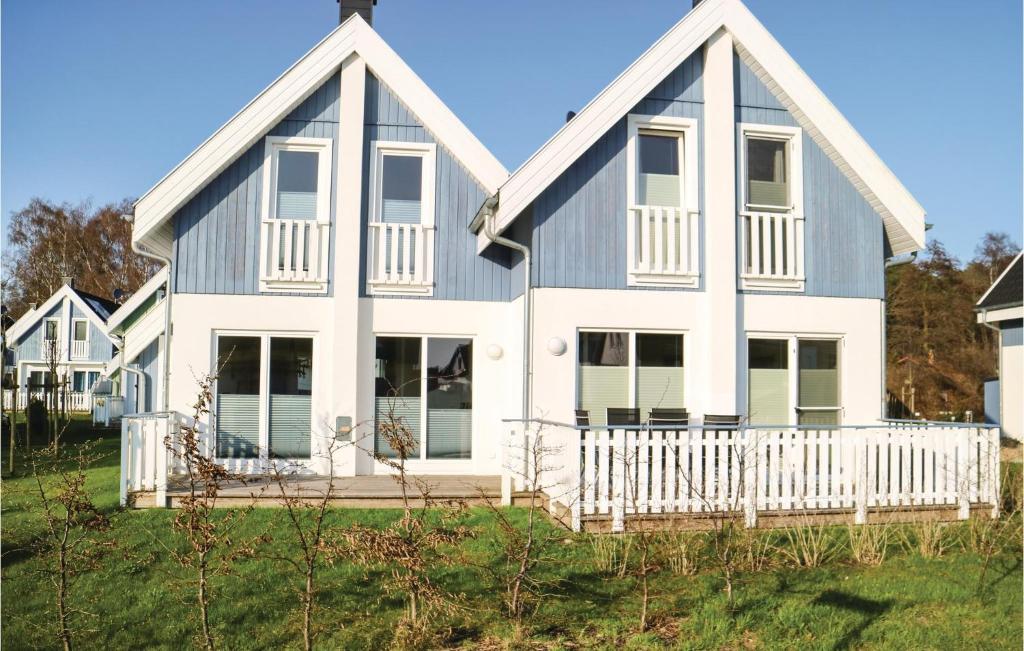 Awesome Home In Breege-juliusruh With 2 Bedrooms, Sauna And Wifi photo 2