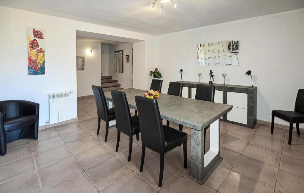 Amazing Home In Beaumes-de-venise With Wifi, Private Swimming Pool And Outdoor Swimming Pool photo 2