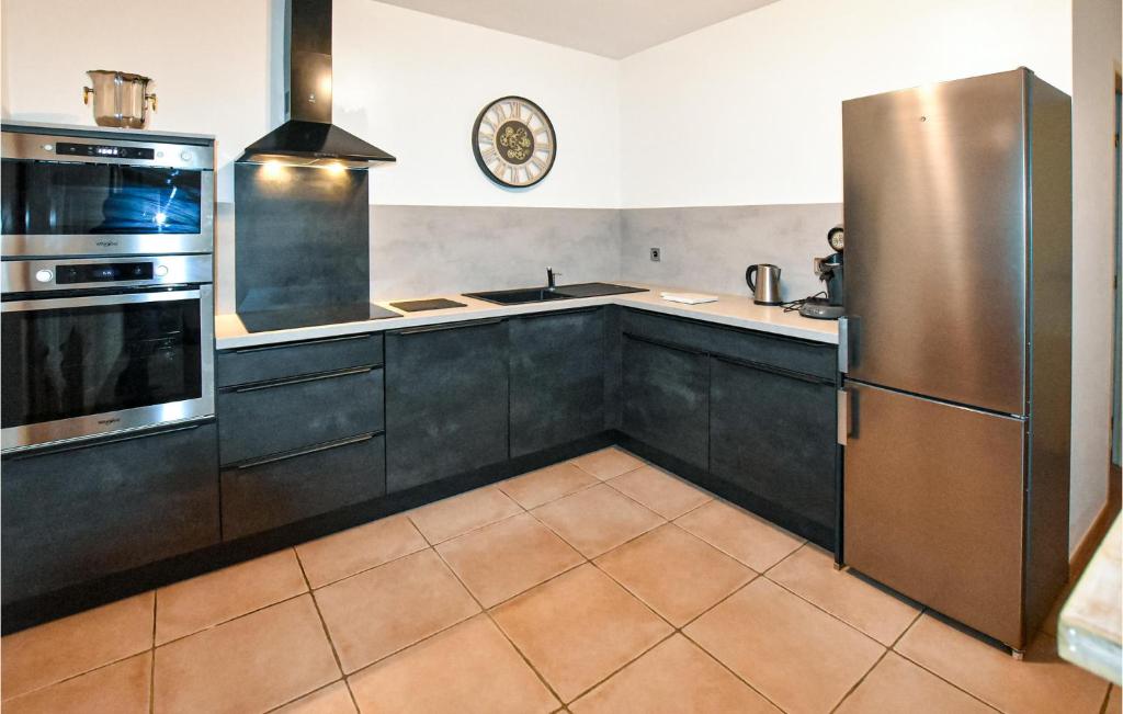 Amazing Home In Beaumes-de-venise With Wifi, Private Swimming Pool And Outdoor Swimming Pool photo 3