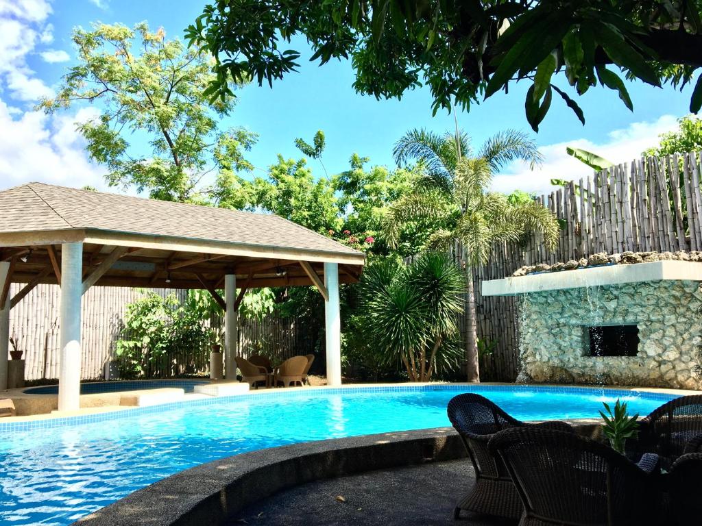 Lapu-Lapu Cottages & Restaurant photo 2