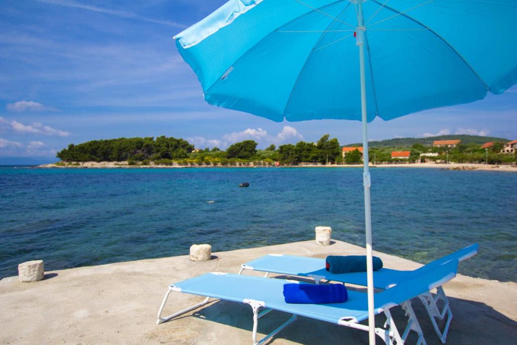 Apartments by the sea Sucuraj, Hvar - 566 photo 3