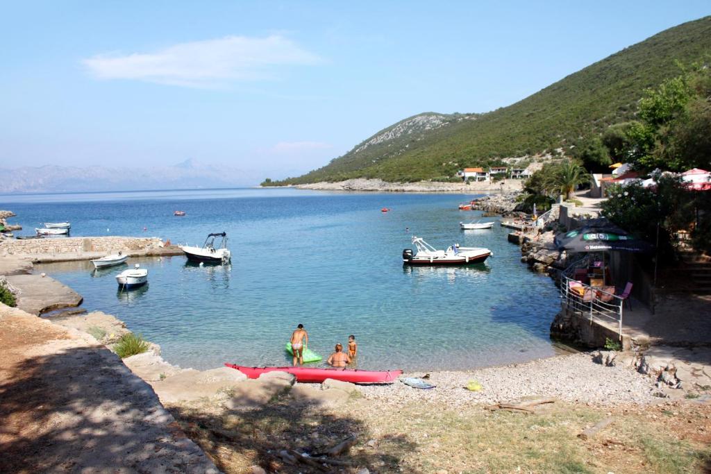 Apartments by the sea Cove Zarace - Gdinj, Hvar - 2047 photo 4