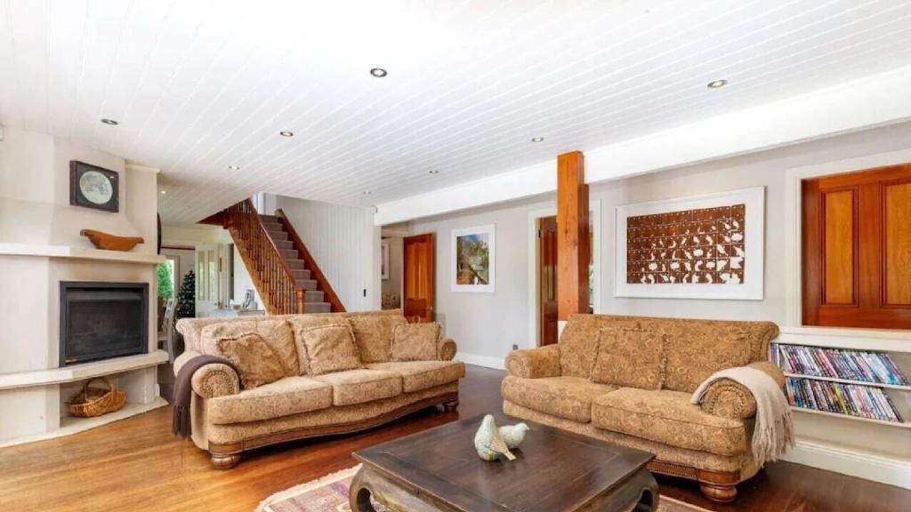 Ellengowan In Leura on 2 acres photo 2