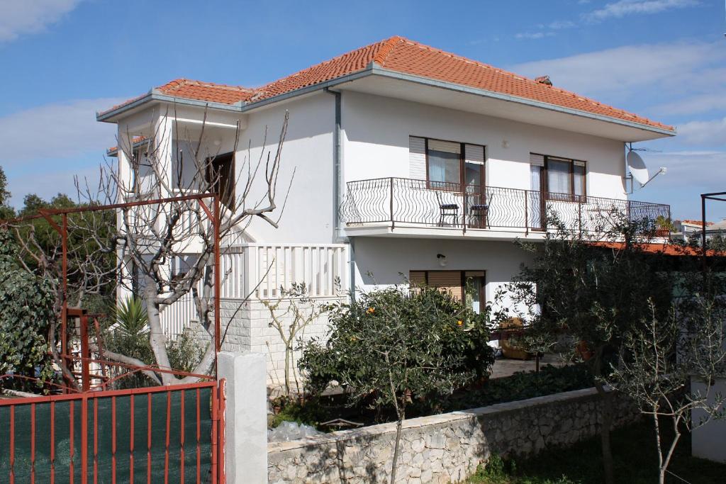 Apartments by the sea Okrug Donji, Ciovo - 4825 photo 1