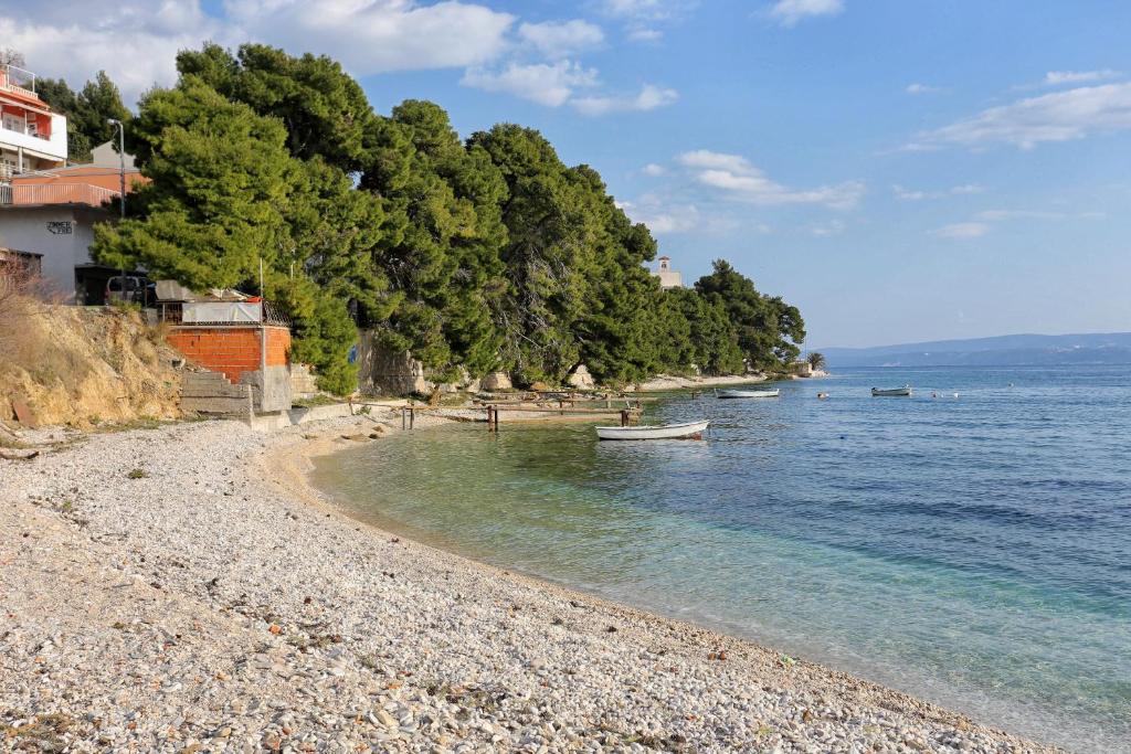 Seaside apartments with a swimming pool Krilo Jesenice, Omis - 13898 photo 2