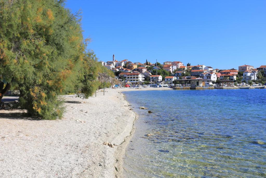 Apartments with a parking space Seget Vranjica, Trogir - 16661 photo 4
