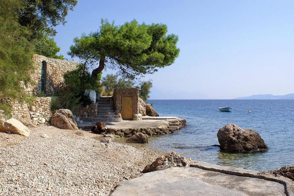 Family friendly apartments with a swimming pool Stanici, Omis - 18676 photo 4