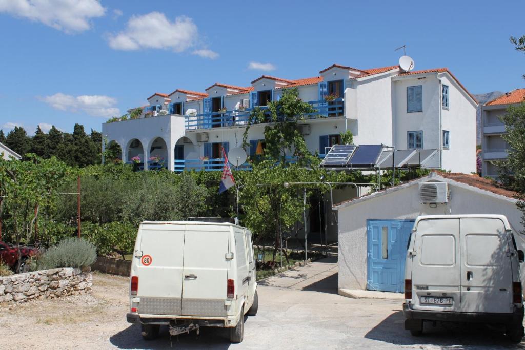 Apartments by the sea Sucuraj, Hvar - 6852 photo 2