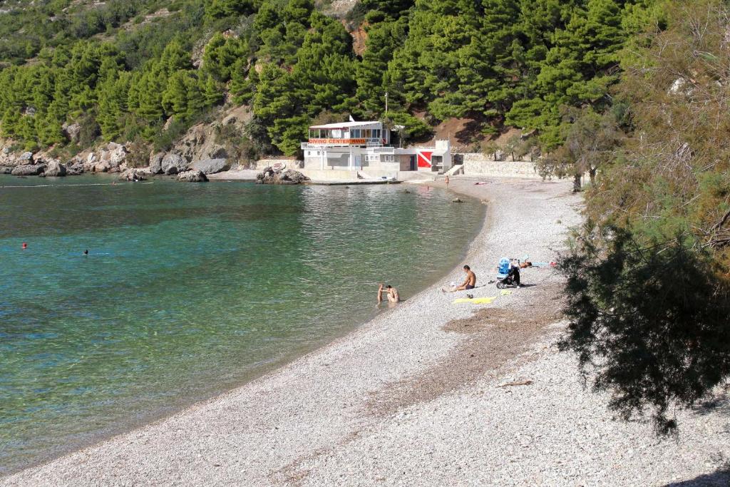Apartments by the sea Komiza, Vis - 2450 photo 4