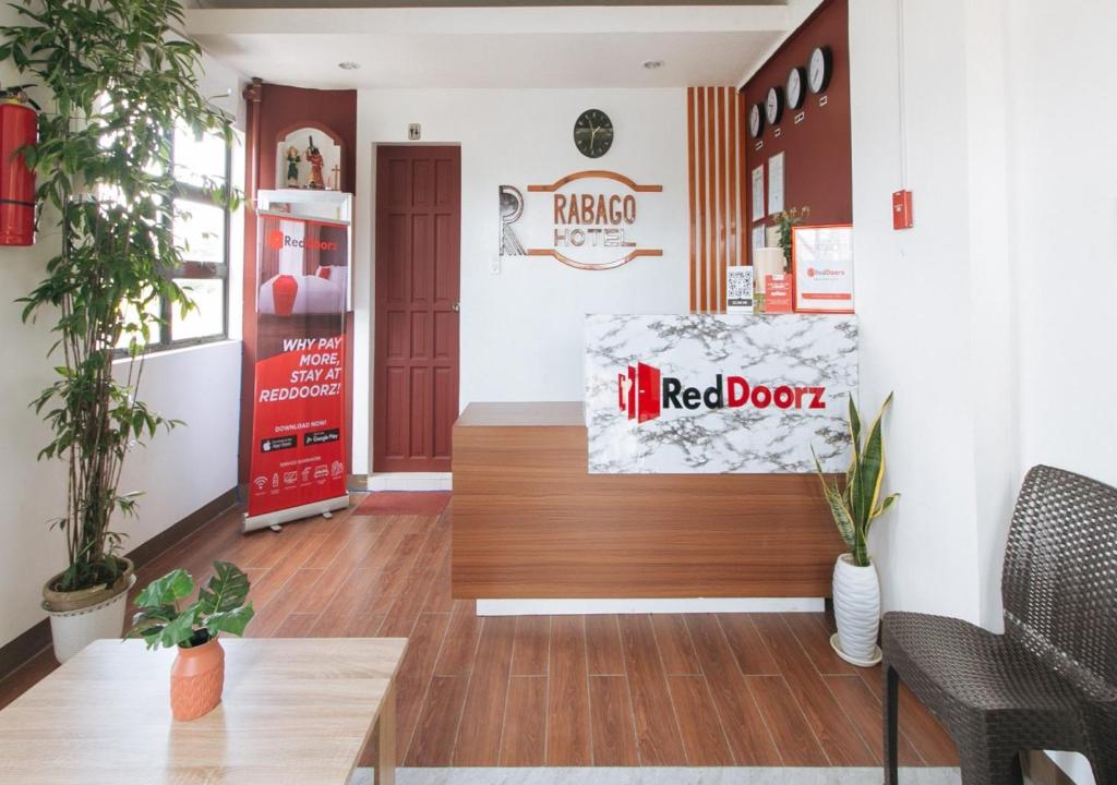 RedDoorz Near Iloilo International Airport photo 3