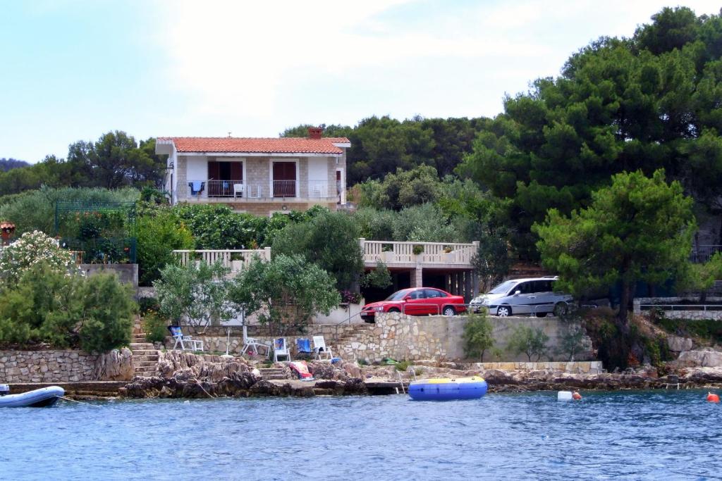 Apartments by the sea Necujam, Solta - 5162 photo 1