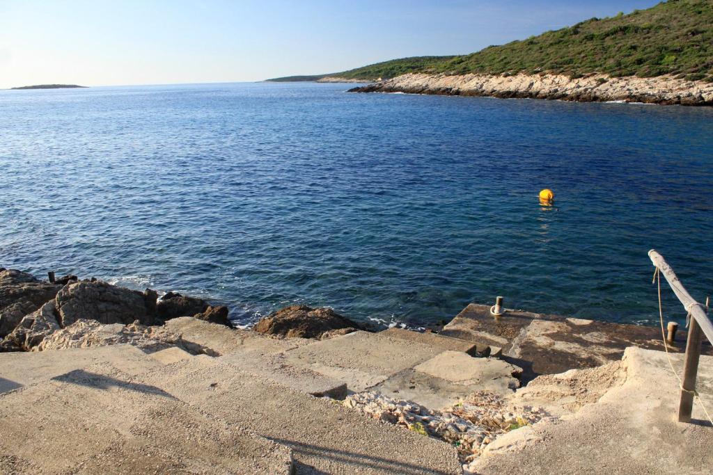 Apartments by the sea Milna, Vis - 8913 photo 4