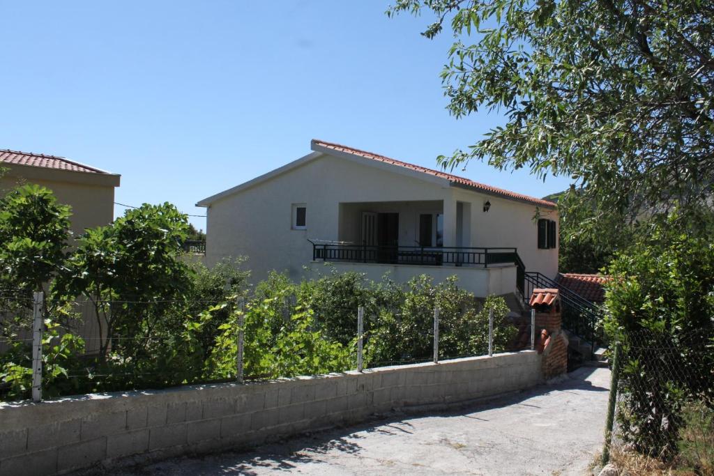 Apartments with a parking space Makarska - 6791 photo 1