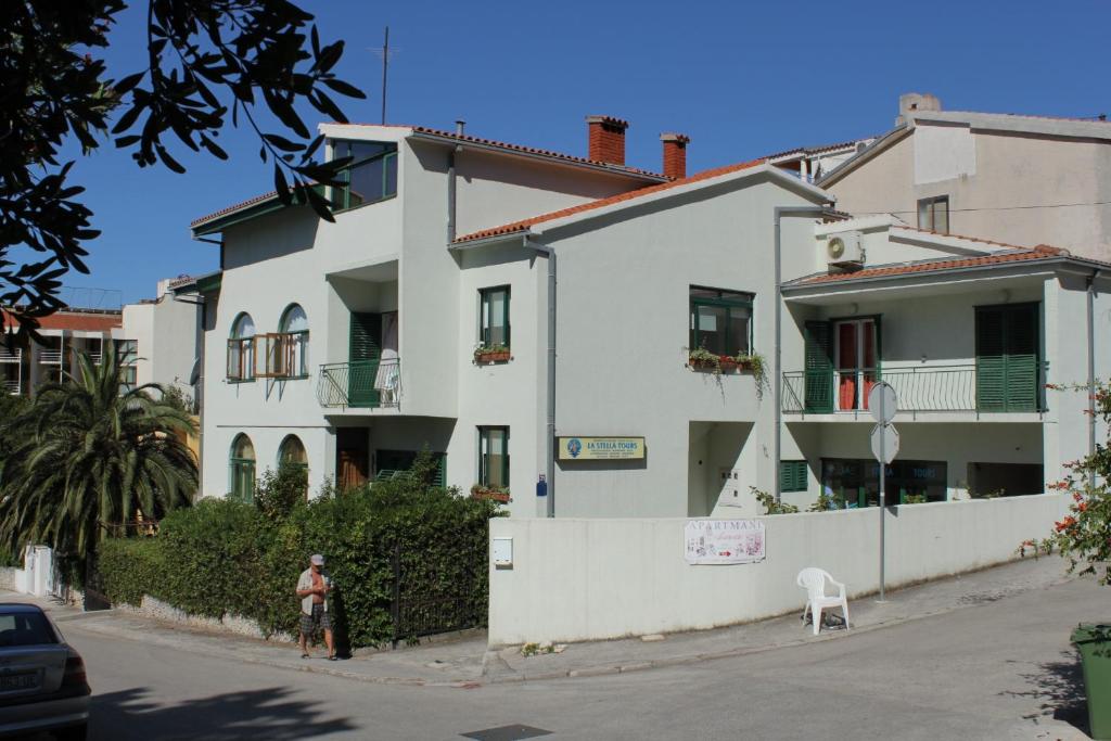 Apartments and rooms with parking space Makarska - 6759 photo 2
