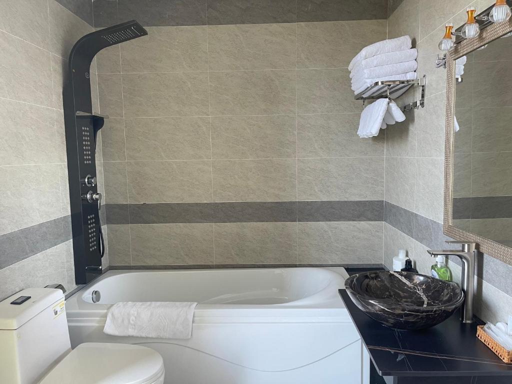 Y Linh Hotel