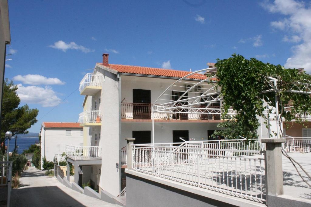Apartments with a parking space Baska Voda, Makarska - 6827 photo 1