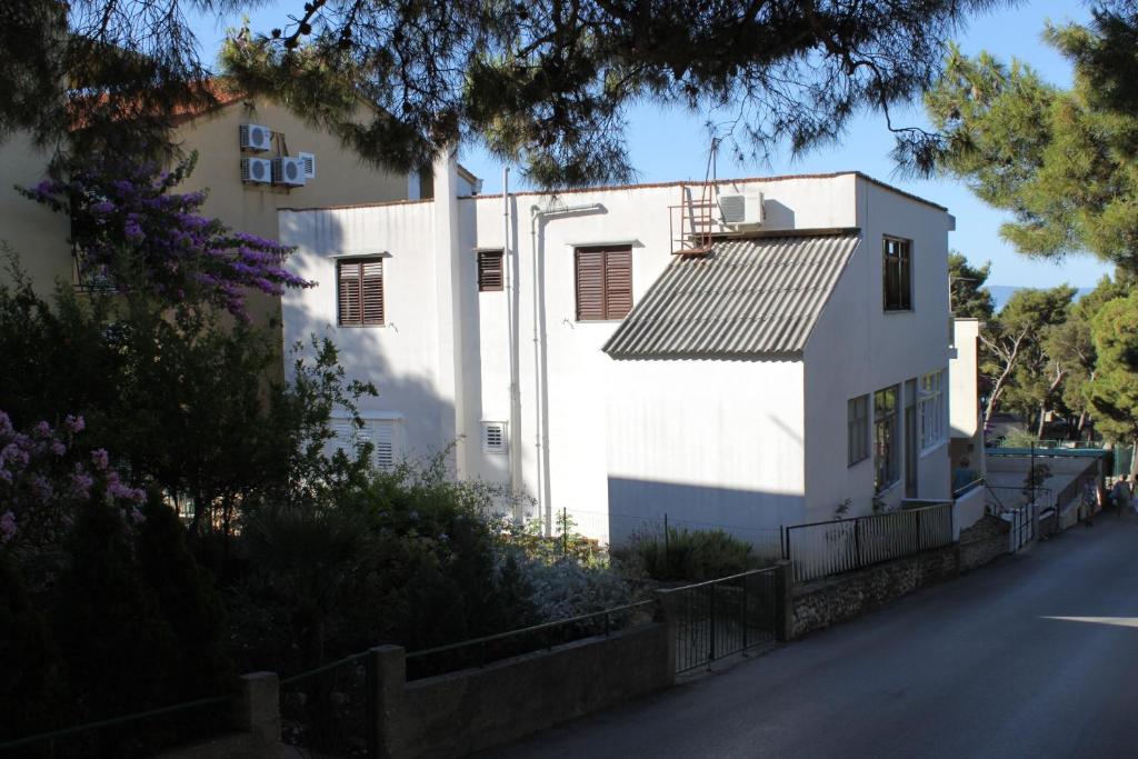 Rooms with a parking space Makarska - 6778 photo 1