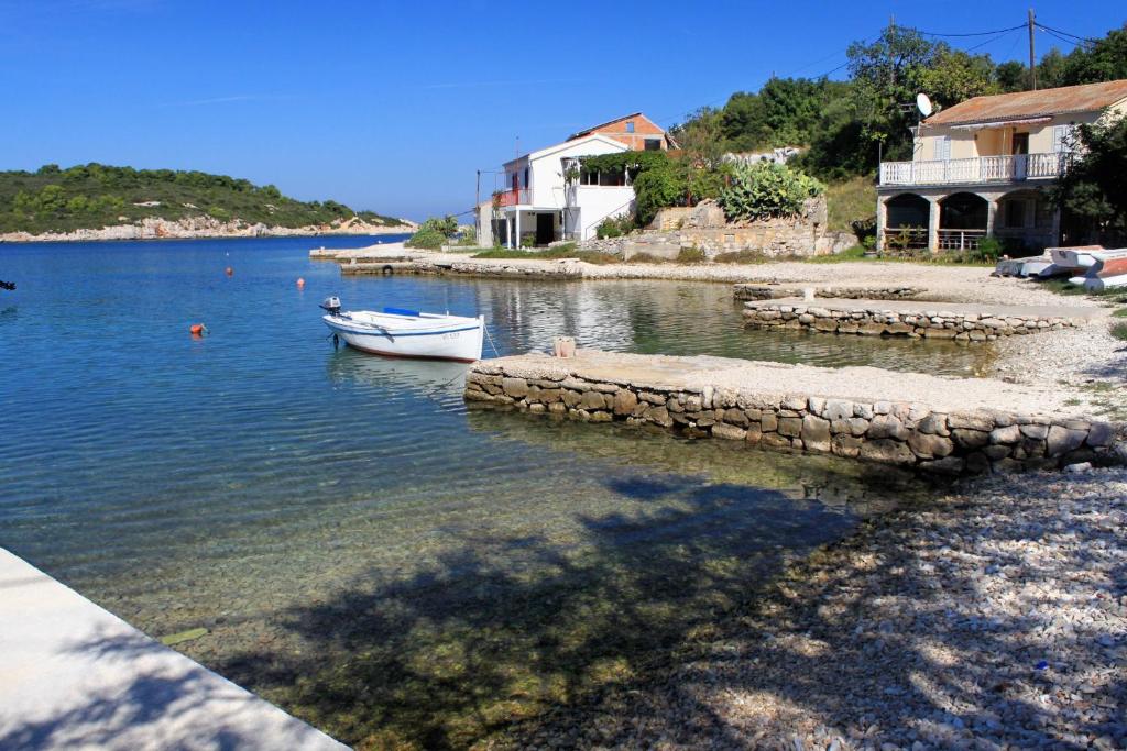 Seaside holiday house Cove Rogacic, Vis - 8889 photo 4