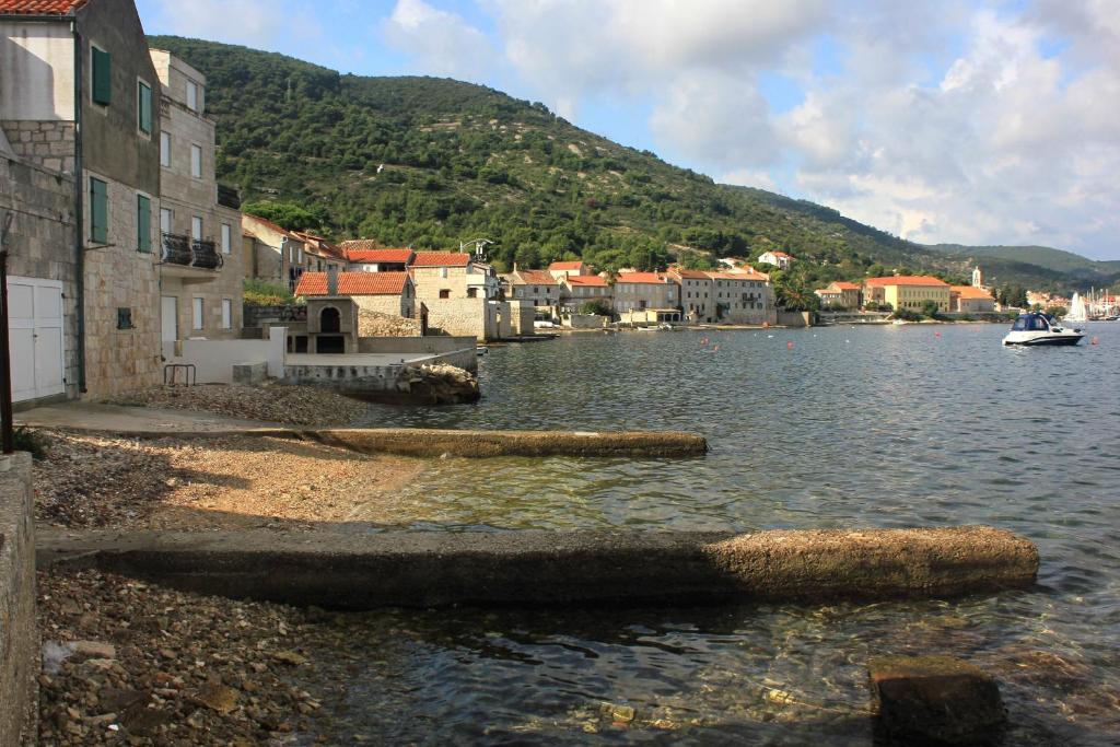 Apartments and rooms by the sea Vis - 2452 photo 4