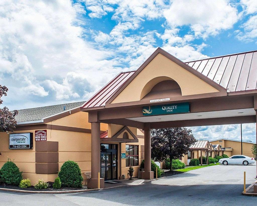 Quality Inn Airport image