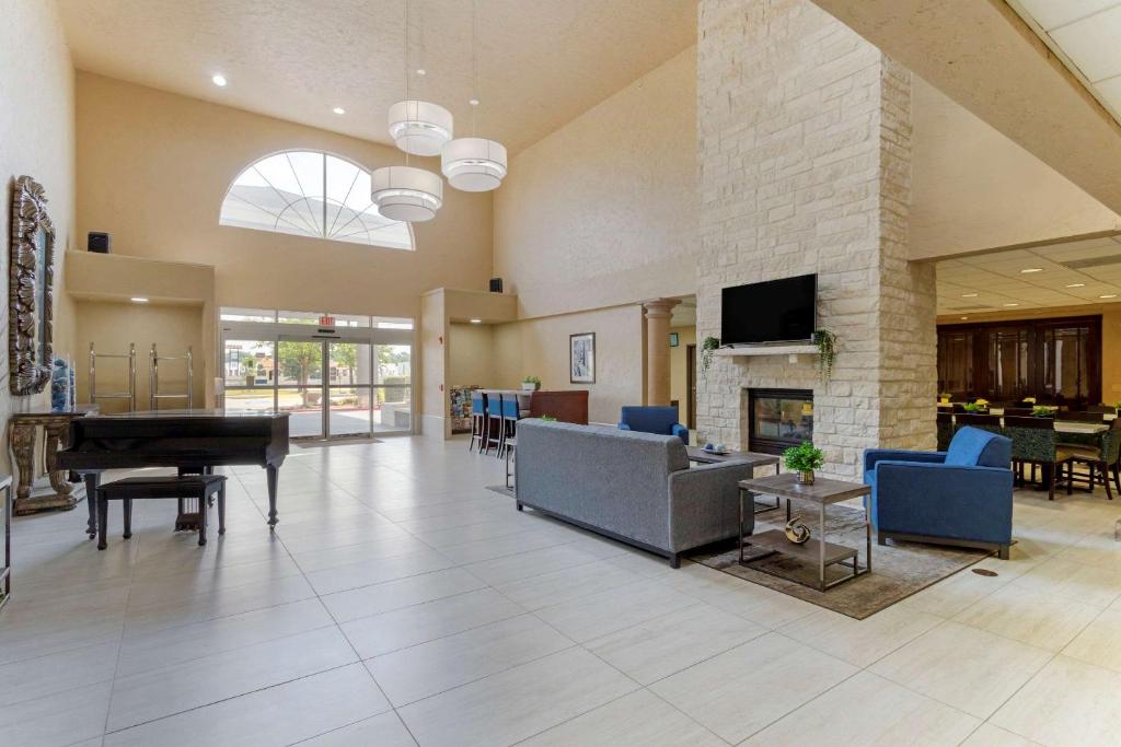 Comfort Suites Kingwood Humble Houston North photo 4