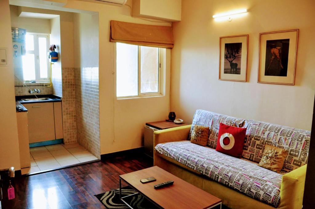 Studio Apartment with Green lawns photo 2