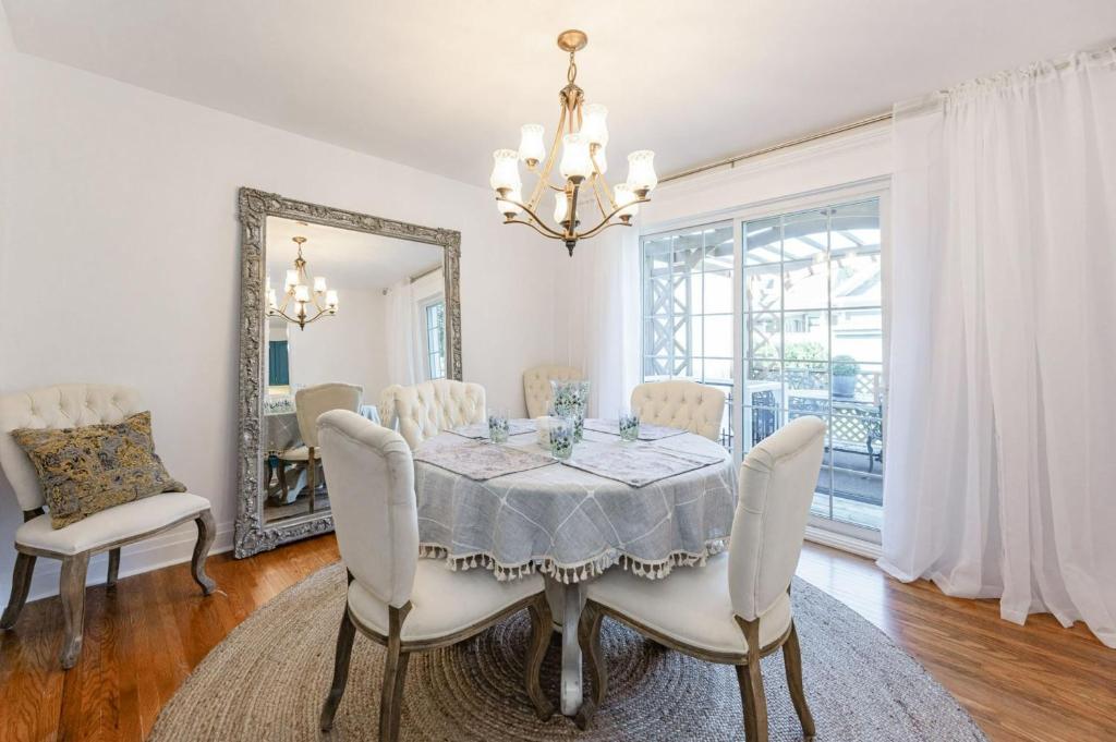 Luxury Detached 3 Bedroom Home in Burlington - The Renato photo 4
