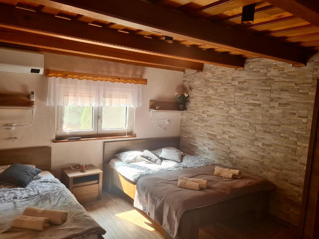 Gozdarjeva hiška M&K photo 3