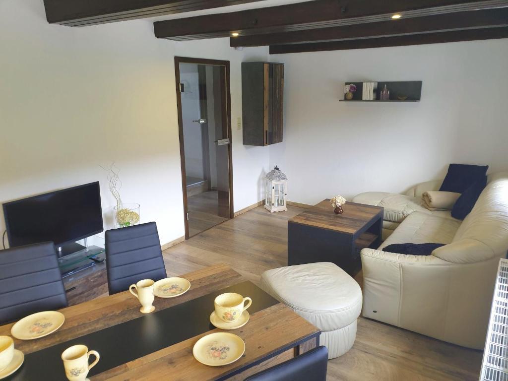 Saechsische-Schweiz-Ferienhaus-Wohnung-2-mit-hervorragendem-Panoramablick-ueber-das-Elbtal photo 3