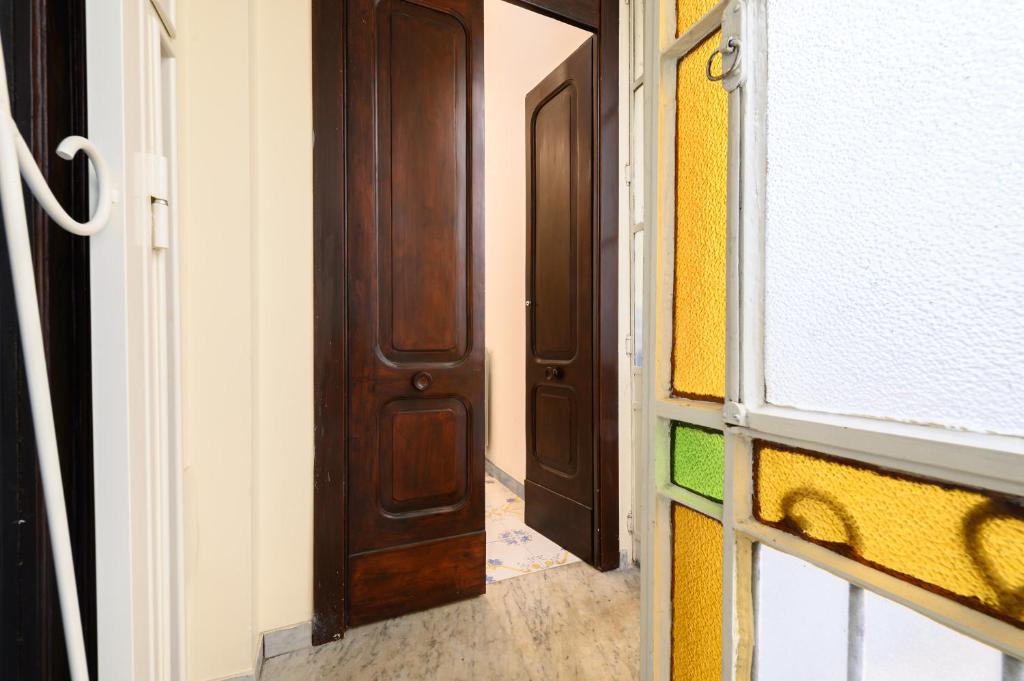 L'angoletto in centro, Naples