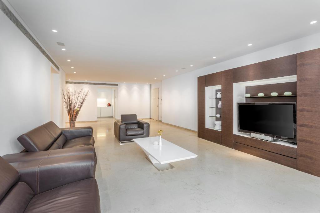 Spectacular 375 SQM at Mamilla Mall - 4 bedroom photo 1